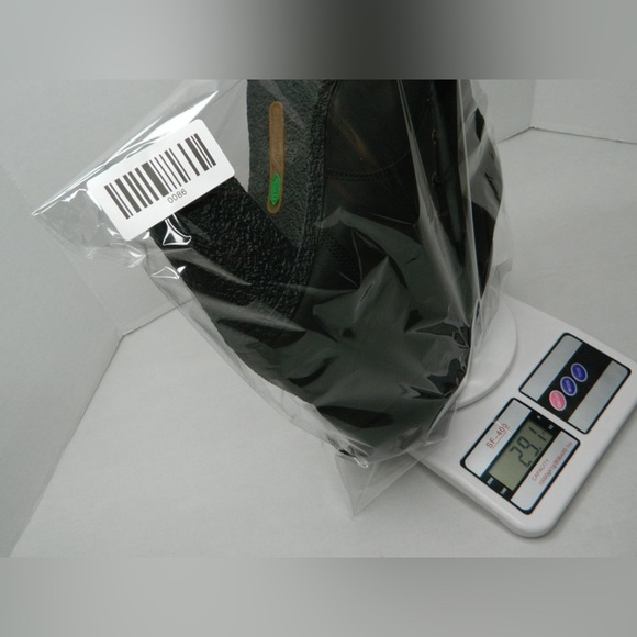 Timberland Earthkeepers Leather Black 3.5in heel bootie boots size 7W - Picture 13 of 13